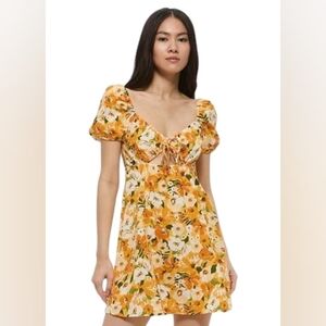💫 H & M Divided Women’s Floral Yellow Tie Front Dress Size Large